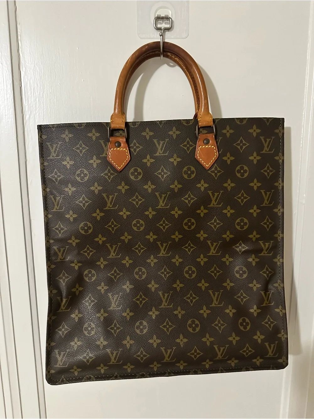 Louis Vuitton Monogram Sac Plat in great condition